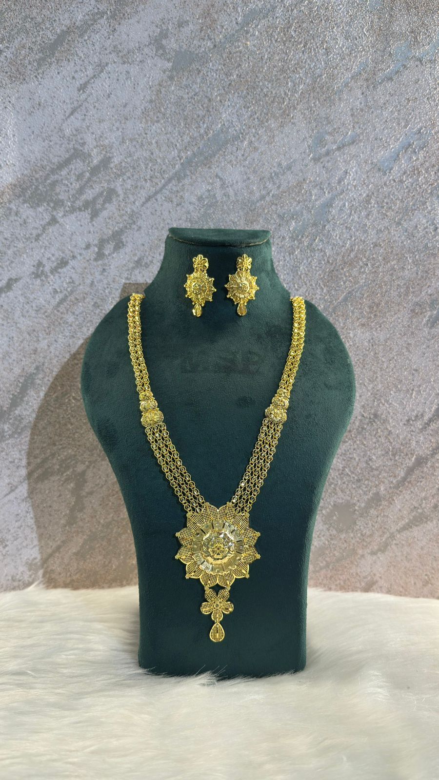 Lotus Motif Necklace Set
