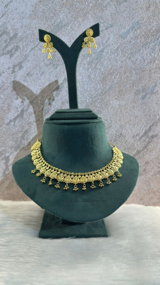 Leaf Pattern Hanging Bead Choker Set
