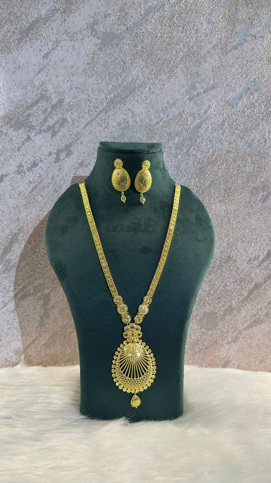 Royal Filigree Pendant Necklace